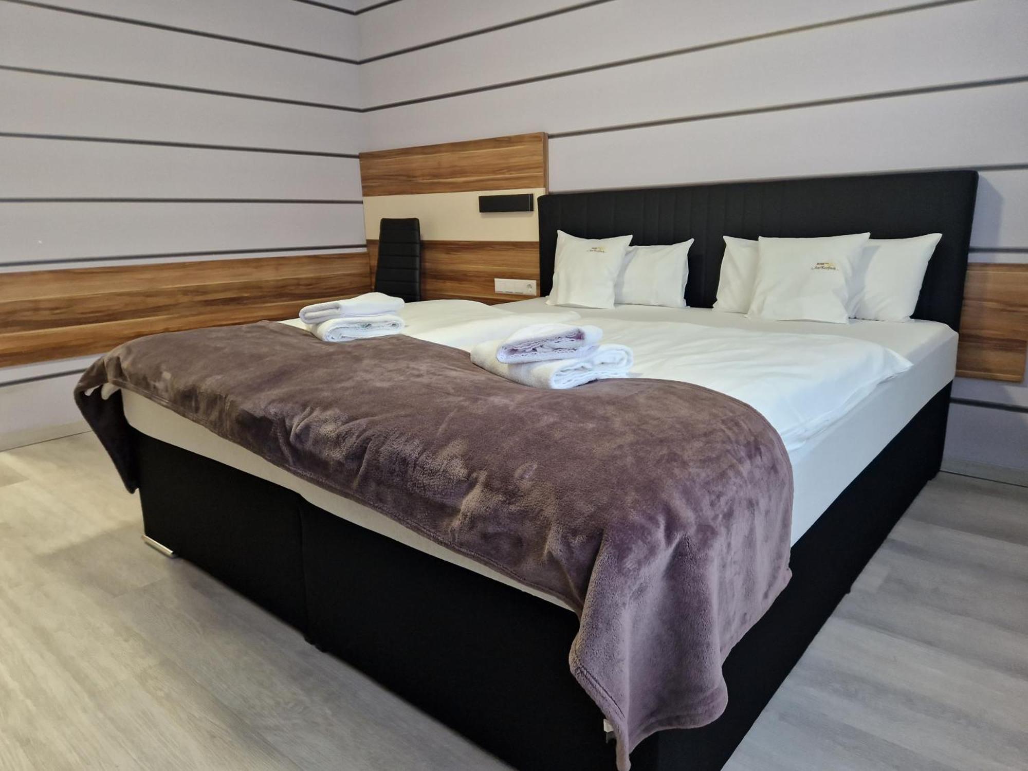 Hotel am Kurpark Bad Wimpfen Bagian luar foto